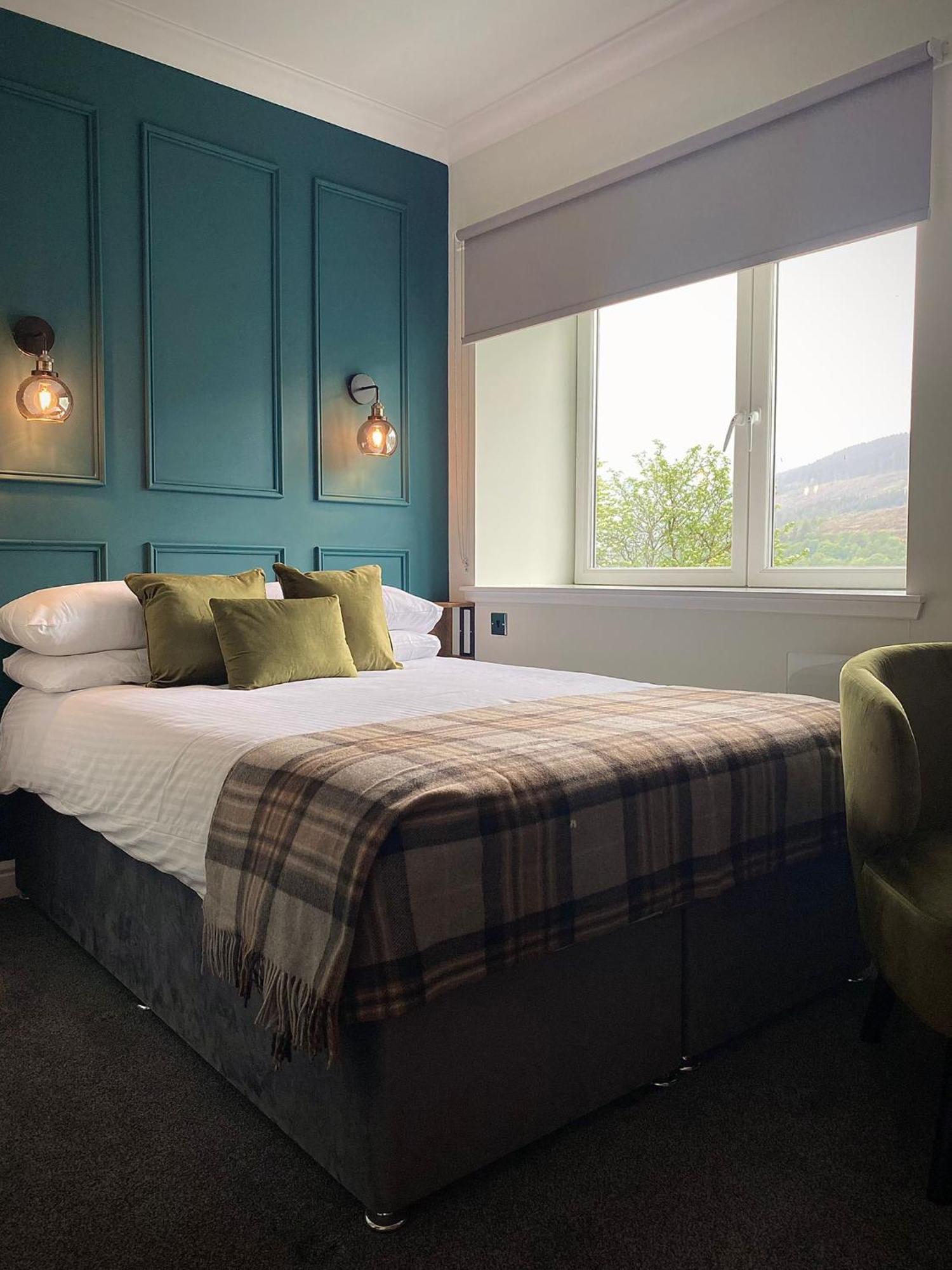 Lochside 3*
